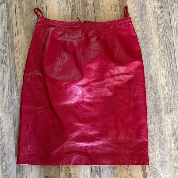 Vintage Newport News Vibrant Red Pencil Skirt - Picture 1 of 7